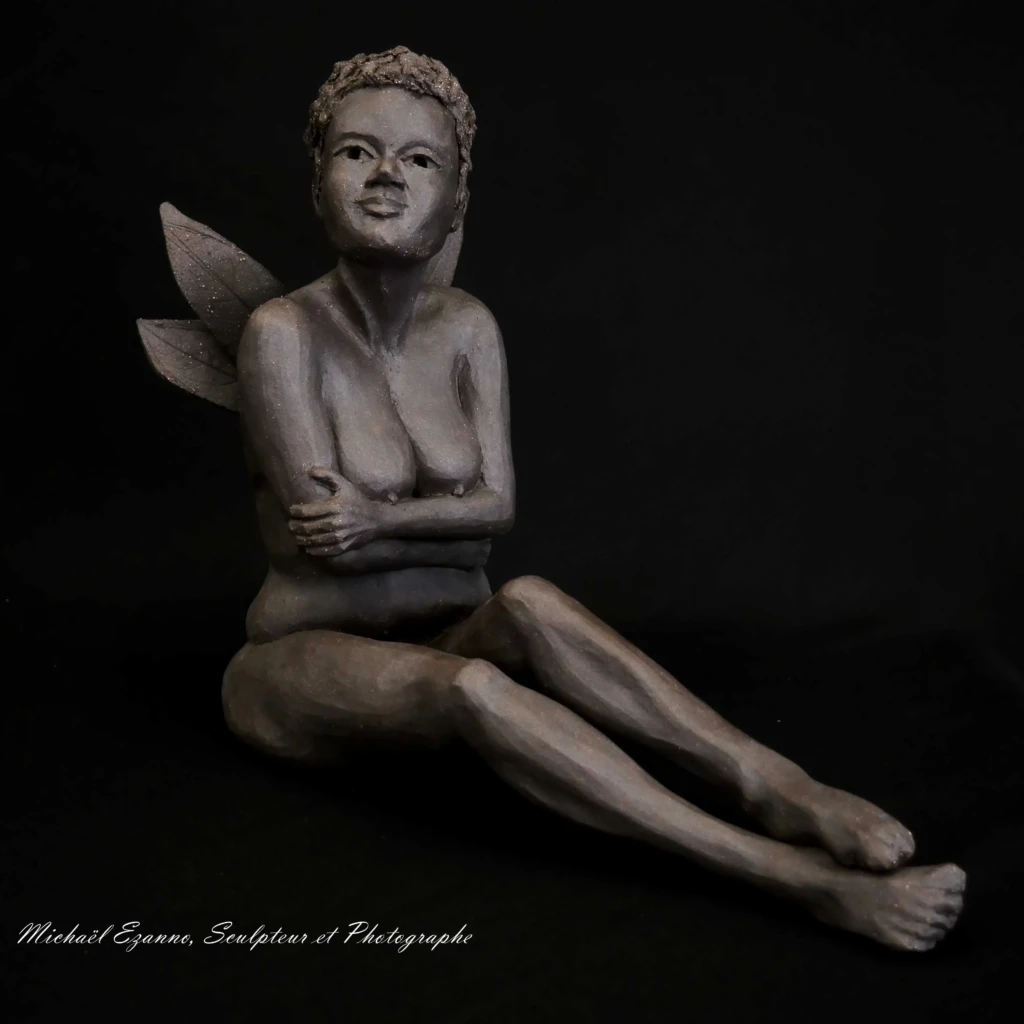Dryade Sakura N°1-sculpture-gres-noir-michael-ezanno-la-chaize-giraud-vendee-france.