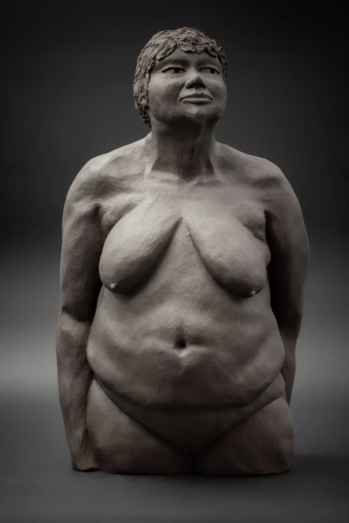 11-sculpture-gres-noir-humaines-michael-ezanno-la-chaize-giraud-Vendée-france