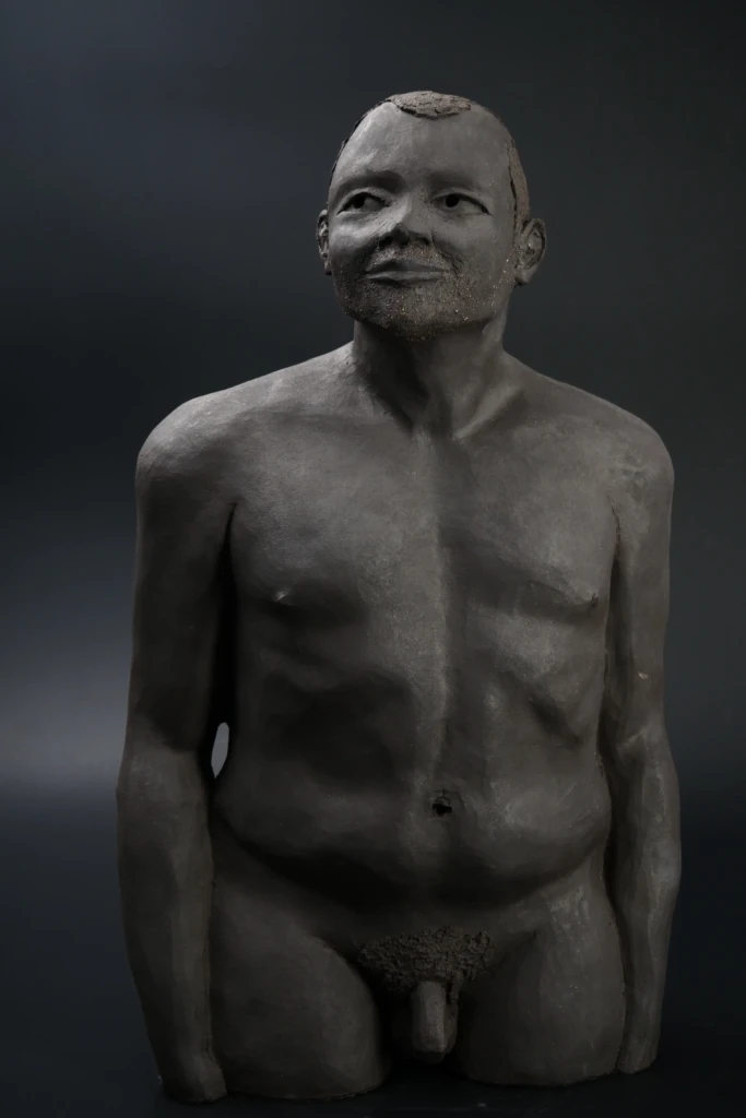 26-sculpture-gres-noir-humaines-michael-ezanno-la-chaize-giraud-Vendée-france