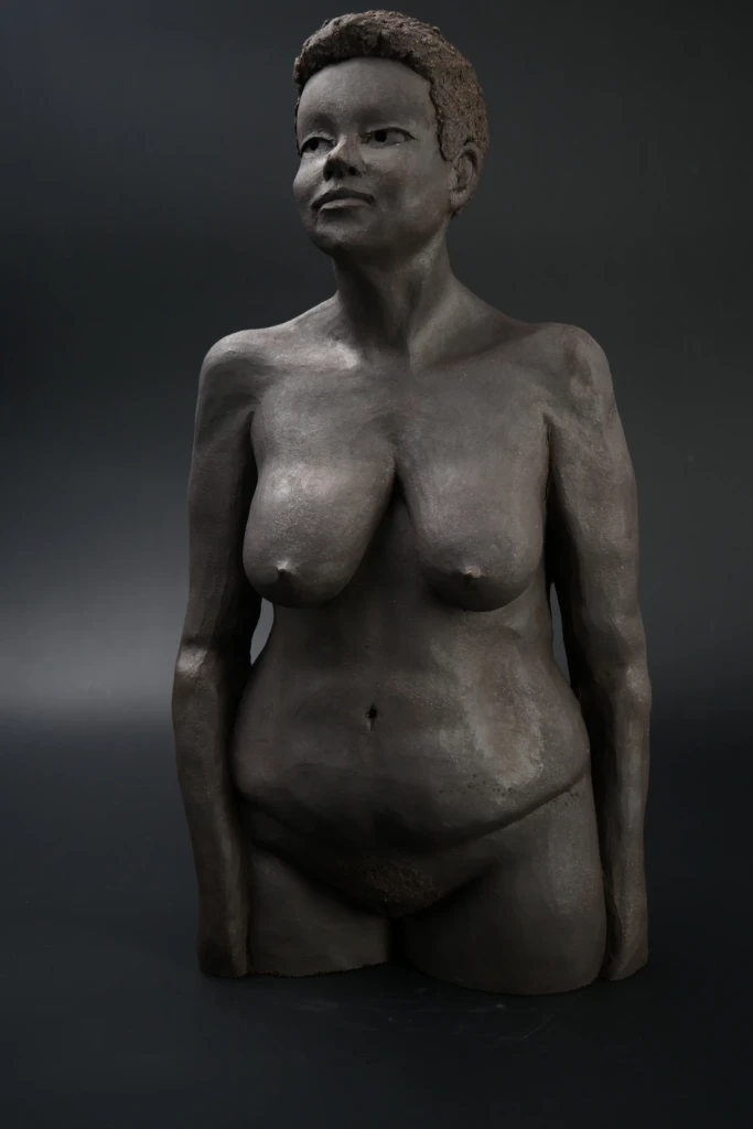 27-sculpture-gres-noir-humaines-michael-ezanno-la-chaize-giraud-Vendée-france