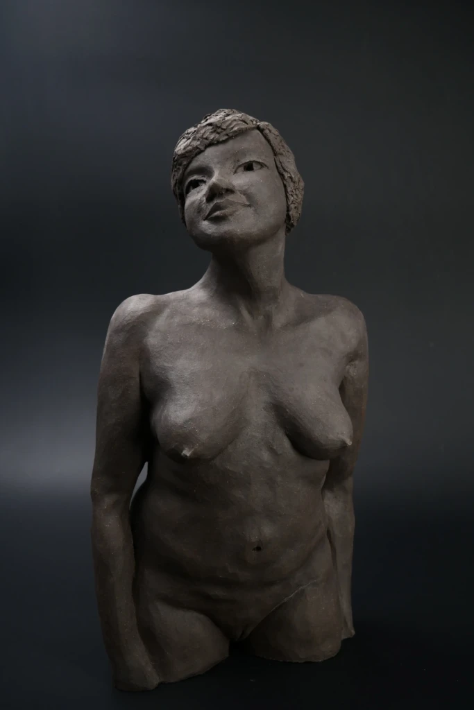 3-sculpture-gres-noir-humaines-michael-ezanno-la-chaize-giraud-Vendée-france