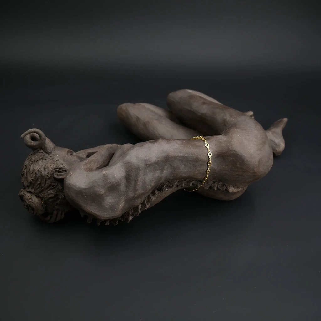 Nyx N°6-sculpture-gres-noir-michael-ezanno-la-chaize-giraud-vendee-france.